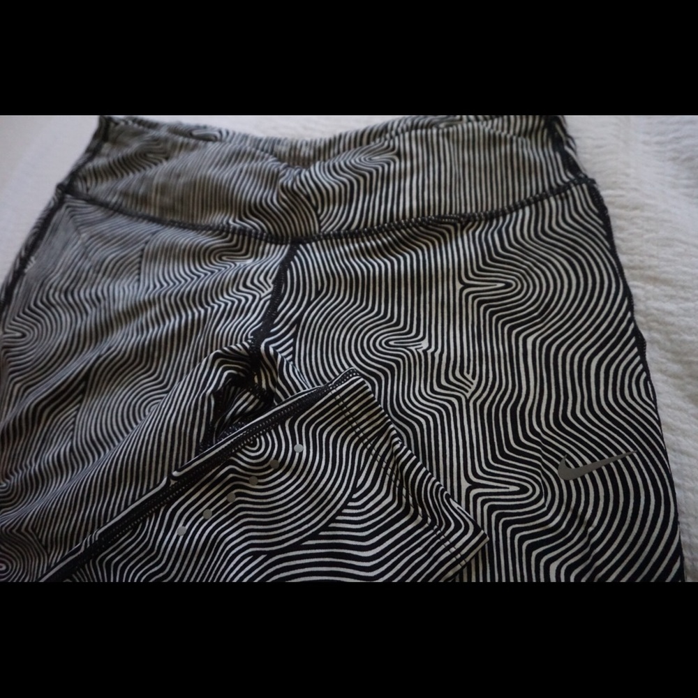 Nike patterned leggings